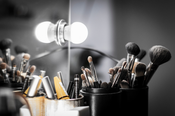 The Importance of Good Makeup Brushes - Cabaret Nights 